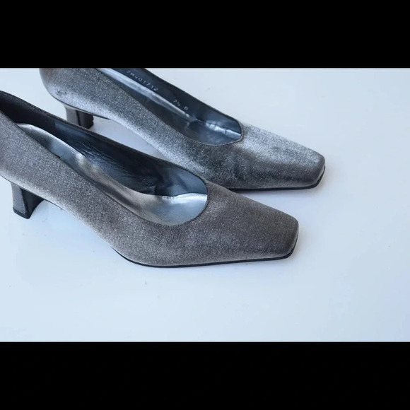 Stuart Weitzman pumps - Picture 4 of 8